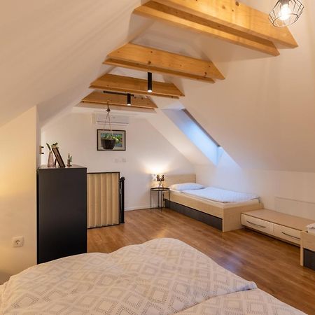 Maple & Pine Bled Apartment Екстериор снимка