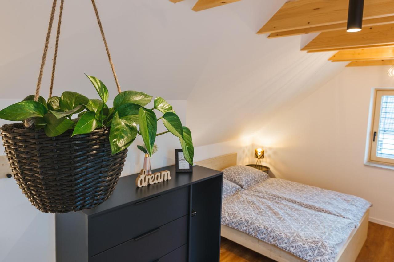 Maple & Pine Bled Apartment Екстериор снимка