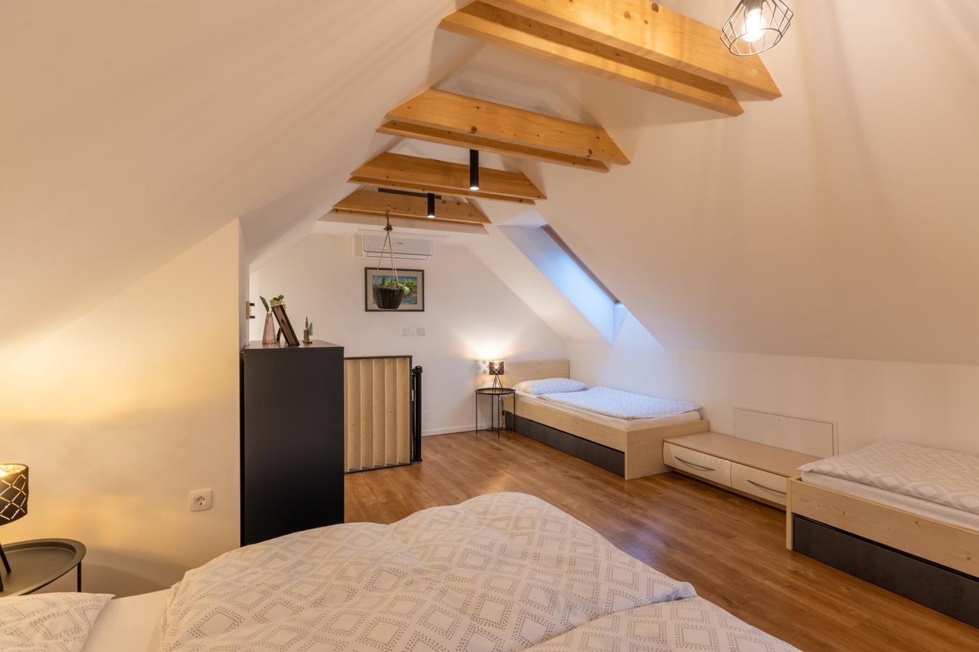 Maple & Pine Bled Apartment Екстериор снимка